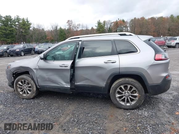 ✅ 2019 Jeep Cherokee Latitude Plus • VIN: 1C4PJMLB9KD189212 • Lot: 43690661. Wystawiony na IAAI z przebiegiem 168 149 mil. Bezpłatny archiwum sprzedaży aukcyjnych z USA i szczegółowy raport historii pojazdu na DreamBid. Zdjęcie 14.