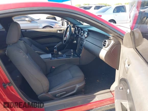 ✅ 2009 Ford Mustang • VIN: 1ZVHT80N995123846 • Лот: 42984856. Опубликован ранее на IAAI с пробегом 162 207 миль. Бесплатный доступ к архиву аукционных продаж из США и подробный отчёт об истории автомобиля на DreamBid. Изображение 5.