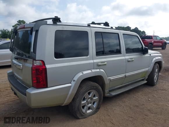 ✅ 2006 Jeep Commander Limited • VIN: 1J8HG58N16C189558 • Lot: 42710415. Listed on IAAI with 174,404 mi. Free auction sales archive from the USA and detailed vehicle history report at DreamBid. Image 4.