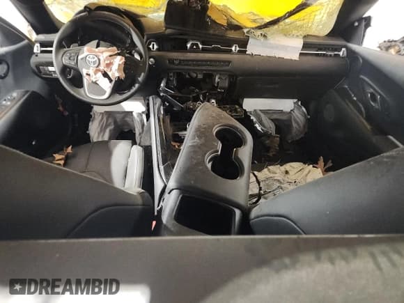 ✅ 2023 Toyota Supra Premium • VIN: WZ1DB0G00PW056207 • Lot: 92600025. Wystawiony na Copart z przebiegiem Nie podano. Bezpłatny archiwum sprzedaży aukcyjnych z USA i szczegółowy raport historii pojazdu na DreamBid. Zdjęcie 8.