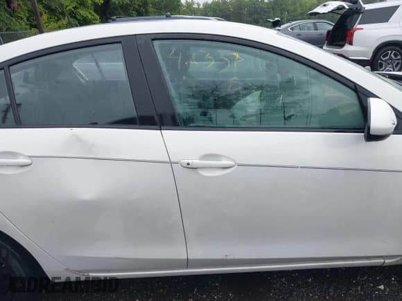 ✅ 2010 Mazda 3 i Sport • VIN: JM1BL1SF1A1233842 • Lot: 42337210. Listed on IAAI with 155,862 mi. Free auction sales archive from the USA and detailed vehicle history report at DreamBid. Image 13.