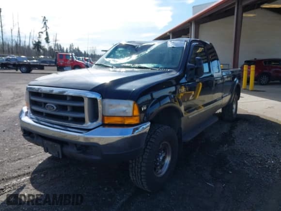 ✅ 2000 Ford F-250 XL • VIN: 1FTNX21S0YEC02865 • Lot: 41667142. Wystawiony na IAAI z przebiegiem 127 270 mil. Bezpłatny archiwum sprzedaży aukcyjnych z USA i szczegółowy raport historii pojazdu na DreamBid. Zdjęcie 2.