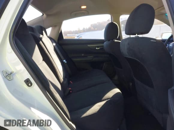 ✅ 2015 Nissan Altima SV • VIN: 1N4AL3AP5FC435182 • Lot: 43695806. Listed on IAAI with 143,474 mi. Free auction sales archive from the USA and detailed vehicle history report at DreamBid. Image 8.