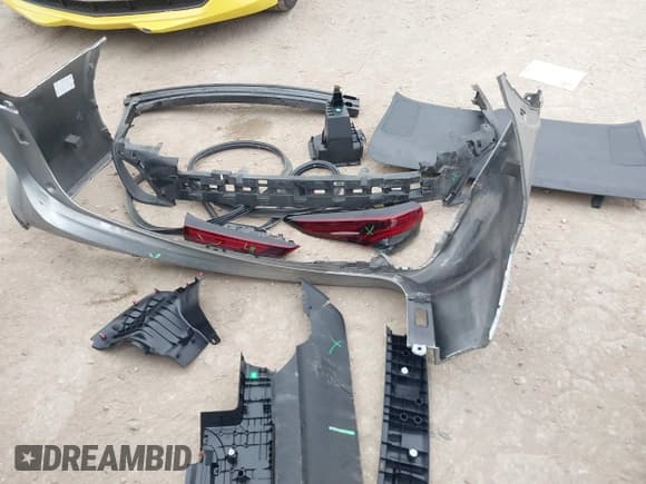 ✅ 2024 Toyota Highlander Hybrid XLE • VIN: 5TDKBRCH1RS607561 • Lot: 41483906. Wystawiony na IAAI z przebiegiem 26 158 mil. Bezpłatny archiwum sprzedaży aukcyjnych z USA i szczegółowy raport historii pojazdu na DreamBid. Zdjęcie 12.