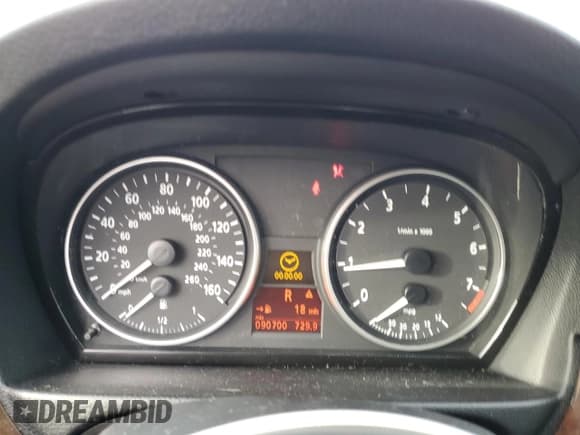 ✅ 2006 BMW 3 Series 325i • VIN: WBAVB13506KX40719 • Lot: 82198515. Listed on Copart with 90,700 mi. Free auction sales archive from the USA and detailed vehicle history report at DreamBid. Image 9.