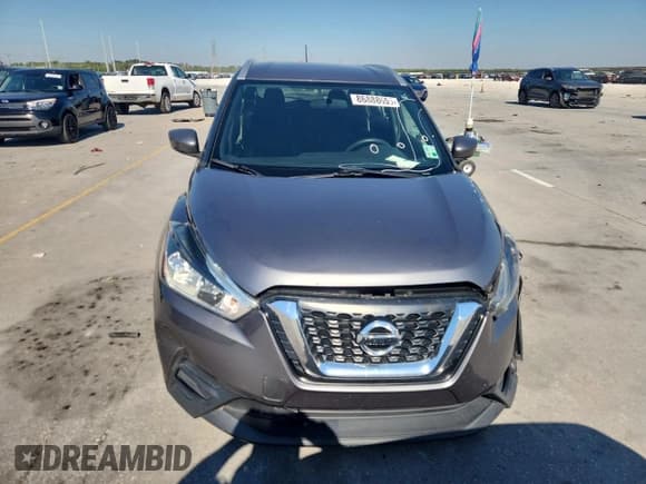 ✅ 2019 Nissan Kicks SR • VIN: 3N1CP5CU1KL492616 • Lot: 86888655. Wystawiony na Copart z przebiegiem 104 577 mil. Bezpłatny archiwum sprzedaży aukcyjnych z USA i szczegółowy raport historii pojazdu na DreamBid. Zdjęcie 5.