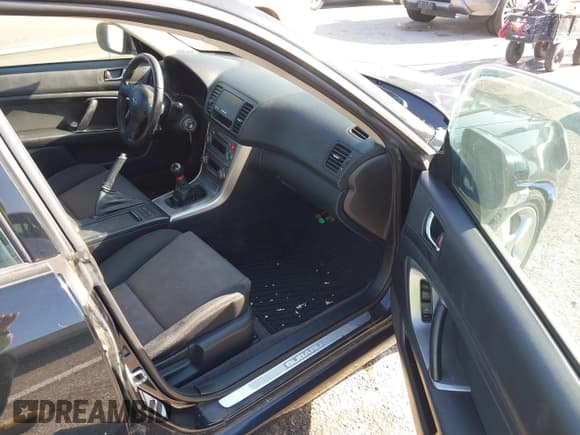 ✅ 2005 Subaru Legacy • VIN: 4S3BP686356321356 • Lot: 41966786. Listed on IAAI with 124,939 mi. Free auction sales archive from the USA and detailed vehicle history report at DreamBid. Image 5.