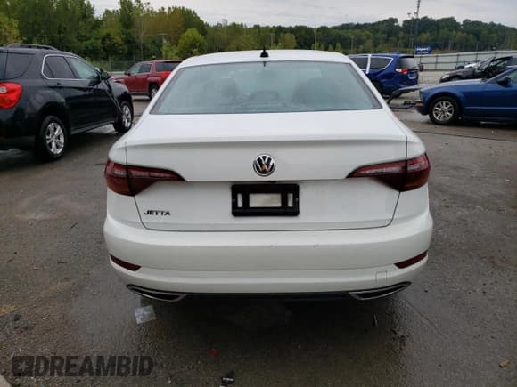 ✅ 2019 Volkswagen Jetta SEL Premium • VIN: 3VWGB7BU2KM167748 • Lot: 71661115. Listed on Copart with 134,681 mi. Free auction sales archive from the USA and detailed vehicle history report at DreamBid. Image 6.