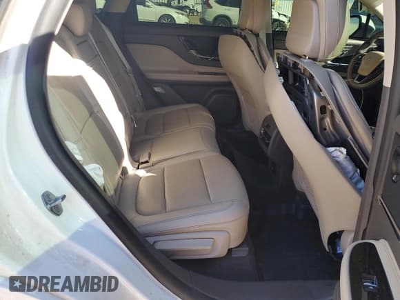 ✅ 2021 Lincoln Corsair Reserve • VIN: 5LMCJ2D94MUL14465 • Lot: 84778245. Listed on Copart with 52,482 mi. Free auction sales archive from the USA and detailed vehicle history report at DreamBid. Image 11.