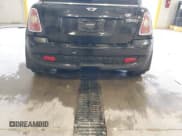 ✅ 2010 MINI Hardtop S • VIN: WMWMF7C52ATX43014 • Lot: 43685670. Listed on IAAI with 160,374 mi. Free auction sales archive from the USA and detailed vehicle history report at DreamBid. Image 6.