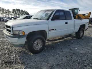 1998 Dodge 1500 с VIN 3B7HF13Y0WG221031, выставлен на аукционе Copart как лот 85856024 с пробегом 172 845 миль миль и Списание • Salvage title. История ставок и продаж доступна на DreamBid. Изображение 1.