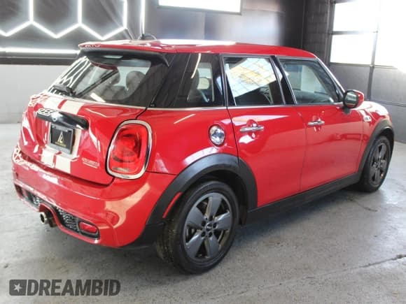 ✅ 2021 MINI Hardtop 4 Door Cooper S • VIN: WMWXU9C0XM2P08606 • Lot: 92640505. Wystawiony na Copart z przebiegiem 34 122 mil. Bezpłatny archiwum sprzedaży aukcyjnych z USA i szczegółowy raport historii pojazdu na DreamBid. Zdjęcie 3.