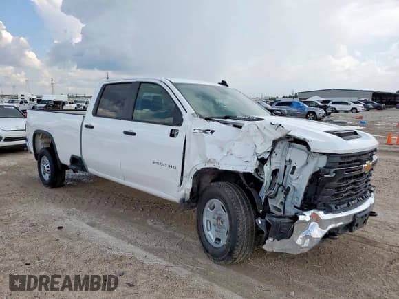 ✅ 2024 Chevrolet Silverado 2500HD Work Truck • VIN: 1GC4YLE79RF221902 • Лот: 68504645. Опубликован ранее на Copart с пробегом 26 974 миль. Бесплатный доступ к архиву аукционных продаж из США и подробный отчёт об истории автомобиля на DreamBid. Изображение 5.