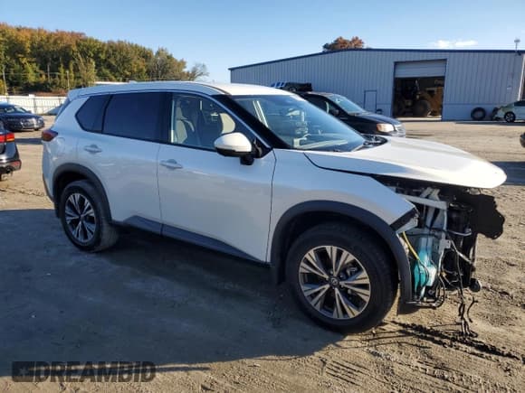 ✅ 2021 Nissan Rogue SV • VIN: JN8AT3BA7MW006808 • Lot: 90680835. Wystawiony na Copart z przebiegiem 52 767 mil. Bezpłatny archiwum sprzedaży aukcyjnych z USA i szczegółowy raport historii pojazdu na DreamBid. Zdjęcie 4.