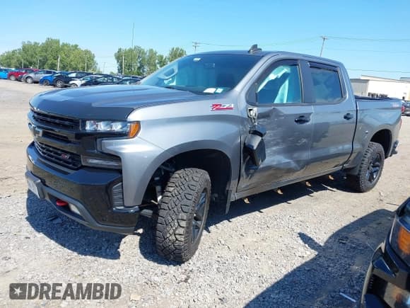 ✅ 2020 Chevrolet Silverado 1500 LT Trail Boss • VIN: 1GCPYFED4LZ183263 • Lot: 43146289. Wystawiony na IAAI z przebiegiem 109 467 mil. Bezpłatny archiwum sprzedaży aukcyjnych z USA i szczegółowy raport historii pojazdu na DreamBid. Zdjęcie 17.