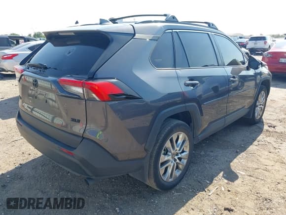 ✅ 2024 Toyota RAV4 XLE Premium • VIN: 2T3C1RFV7RW341163 • Lot: 43195220. Listed on IAAI with 37,906 mi. Free auction sales archive from the USA and detailed vehicle history report at DreamBid. Image 4.