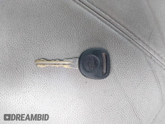 ✅ 2008 Chevrolet Silverado 1500 1LT • VIN: 3GCEC13J48G288166 • Лот: 42816317. Опубликован ранее на IAAI с пробегом 289 864 миль. Бесплатный доступ к архиву аукционных продаж из США и подробный отчёт об истории автомобиля на DreamBid. Изображение 11.