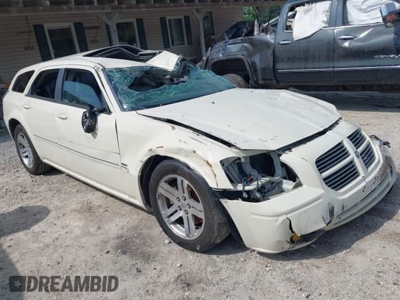 ✅ 2005 Dodge Magnum RT • VIN: 2D4GV58265H610798 • Lot: 42275022. Listed on IAAI with 112,832 mi. Free auction sales archive from the USA and detailed vehicle history report at DreamBid. Image 1.