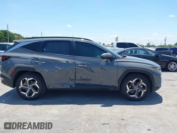 ✅ 2024 Hyundai Tucson SEL • VIN: 5NMJB3DE5RH426267 • Lot: 42060206. Wystawiony na IAAI z przebiegiem 7 917 mil. Bezpłatny archiwum sprzedaży aukcyjnych z USA i szczegółowy raport historii pojazdu na DreamBid. Zdjęcie 13.