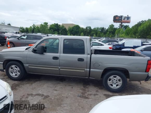 ✅ 2006 Chevrolet Silverado 1500 LT1 • VIN: 2GCEC13T661221690 • Лот: 42631754. Опубликован ранее на IAAI с пробегом 140 260 миль. Бесплатный доступ к архиву аукционных продаж из США и подробный отчёт об истории автомобиля на DreamBid. Изображение 14.