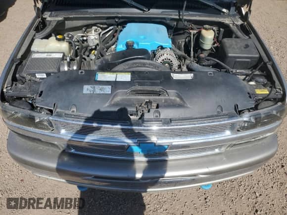 2001 Chevrolet Suburban LT with VIN 3GNGK26G91G232075, listed as a Copart auction lot 64285465 with 223,295 mi miles and Clean title. Bid and sale history available at DreamBid. Image 12.