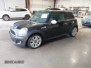 ✅ 2010 MINI Hardtop S • VIN: WMWMF7C52ATX43014 • Lot: 43685670. Listed on IAAI with 160,374 mi. Free auction sales archive from the USA and detailed vehicle history report at DreamBid. Image 2.