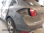 ✅ 2014 Porsche Cayenne Diesel • VIN: WP1AF2A21ELA35875 • Lot: 42721116. Wystawiony na IAAI z przebiegiem 120 116 mil. Bezpłatny archiwum sprzedaży aukcyjnych z USA i szczegółowy raport historii pojazdu na DreamBid. Zdjęcie 17.