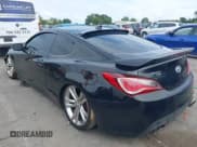 ✅ 2010 Hyundai Genesis Coupe • VIN: KMHHU6KH0AU017481 • Lot: 43252589. Wystawiony na IAAI z przebiegiem 132 076 mil. Bezpłatny archiwum sprzedaży aukcyjnych z USA i szczegółowy raport historii pojazdu na DreamBid. Zdjęcie 3.