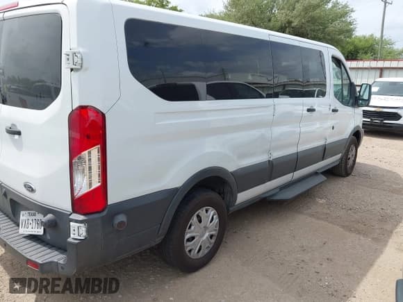 ✅ 2017 Ford Transit XL • VIN: 1FBZX2ZG1HKA73221 • Lot: 42052034. Wystawiony na IAAI z przebiegiem 79 809 mil. Bezpłatny archiwum sprzedaży aukcyjnych z USA i szczegółowy raport historii pojazdu na DreamBid. Zdjęcie 17.