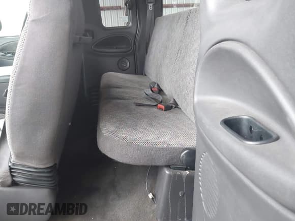 ✅ 2000 Dodge 2500 • VIN: 1B7KC2361YJ127325 • Lot: 41981547. Listed on IAAI with 165,410 mi. Free auction sales archive from the USA and detailed vehicle history report at DreamBid. Image 8.