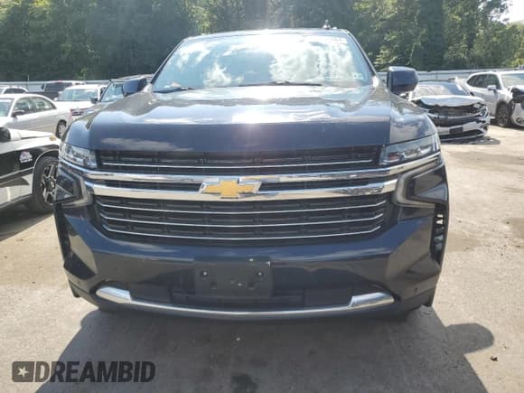 ✅ 2022 Chevrolet Suburban LT • VIN: 1GNSKCKD9NR299826 • Lot: 67666864. Wystawiony na Copart z przebiegiem 72 520 mil. Bezpłatny archiwum sprzedaży aukcyjnych z USA i szczegółowy raport historii pojazdu na DreamBid. Zdjęcie 5.