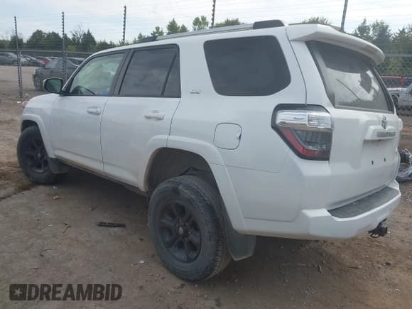 ✅ 2022 Toyota 4Runner SR5 • VIN: JTEEU5JR0N5267018 • Lot: 43524147. Listed on IAAI with 69,548 mi. Free auction sales archive from the USA and detailed vehicle history report at DreamBid. Image 3.