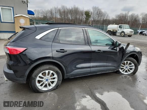 ✅ 2020 Ford Escape SE • VIN: 1FMCU9G68LUB47854 • Lot: 93571385. Wystawiony na Copart z przebiegiem 64 962 mil. Bezpłatny archiwum sprzedaży aukcyjnych z USA i szczegółowy raport historii pojazdu na DreamBid. Zdjęcie 3.