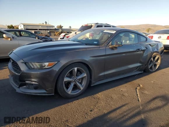 ✅ 2015 Ford Mustang V6 • VIN: 1FA6P8AM9F5323163 • Lot: 90539845. Wystawiony na Copart z przebiegiem 116 304 mil. Bezpłatny archiwum sprzedaży aukcyjnych z USA i szczegółowy raport historii pojazdu na DreamBid. Zdjęcie 1.