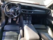 ✅ 2018 Alfa Romeo Stelvio Ti Sport • VIN: ZASFAKNN4J7B81451 • Лот: 38661703. Опубликован ранее на Copart с пробегом Не указан. Бесплатный доступ к архиву аукционных продаж из США и подробный отчёт об истории автомобиля на DreamBid. Изображение 8.