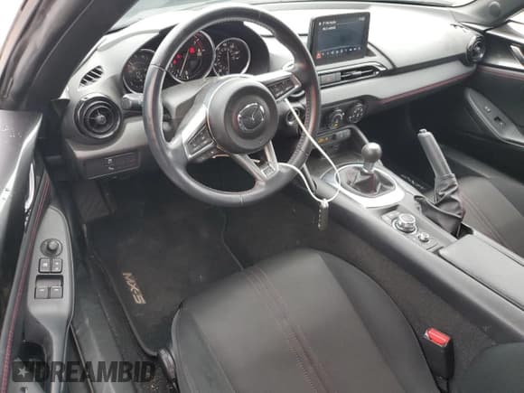 ✅ 2018 Mazda MX-5 Miata Club • VIN: JM1NDAC71J0205532 • Лот: 60148445. Опубликован ранее на Copart с пробегом 26 514 миль. Бесплатный доступ к архиву аукционных продаж из США и подробный отчёт об истории автомобиля на DreamBid. Изображение 8.