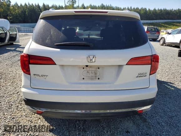 ✅ 2016 Honda Pilot Elite • VIN: 5FNYF6H0XGB064034 • Lot: 82361685. Wystawiony na Copart z przebiegiem 121 087 mil. Bezpłatny archiwum sprzedaży aukcyjnych z USA i szczegółowy raport historii pojazdu na DreamBid. Zdjęcie 6.
