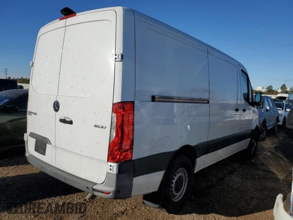 ✅ 2022 Mercedes-Benz Sprinter Cargo • VIN: W1Y70BGY2NT087911 • Lot: 89893845. Listed on Copart with 23,578 mi. Free auction sales archive from the USA and detailed vehicle history report at DreamBid. Image 3.