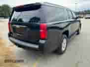 2017 Chevrolet Suburban LT z VIN 1GNSKHKC3HR163975, wystawiony jako Copart lot #73404204 z przebiegiem 180 409 mil mil oraz Czysty tytuł • Clean title. Historia ofert i sprzedaży dostępna na DreamBid. Obrazek 4.