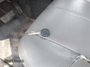 ✅ 2008 Chevrolet Silverado 2500HD 1LT • VIN: 1GCHK29618E211352 • Lot: 42259796. Wystawiony na IAAI z przebiegiem 391 261 mil. Bezpłatny archiwum sprzedaży aukcyjnych z USA i szczegółowy raport historii pojazdu na DreamBid. Zdjęcie 11.