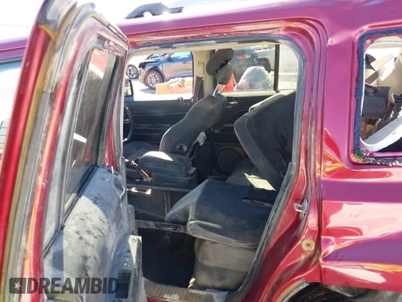 ✅ 2017 Jeep Patriot High Altitude • VIN: 1C4NJPFA7HD171330 • Lot: 43570274. Listed on IAAI with 152,800 mi. Free auction sales archive from the USA and detailed vehicle history report at DreamBid. Image 8.