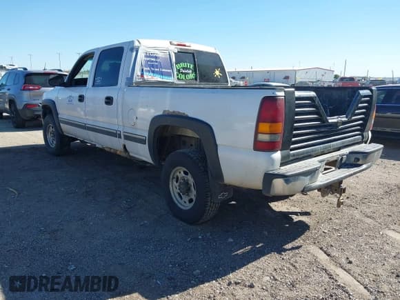 ✅ 2002 Chevrolet Silverado 2500HD LS • VIN: 1GCHK23162F190237 • Lot: 43517867. Listed on IAAI with 272,831 mi. Free auction sales archive from the USA and detailed vehicle history report at DreamBid. Image 3.