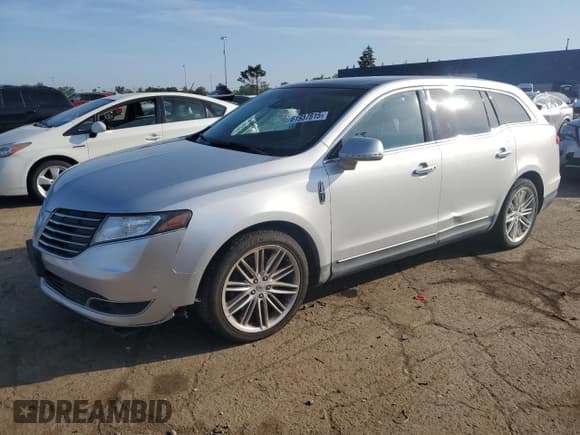 ✅ 2019 Lincoln MKT Reserve • VIN: 2LMHJ5AT0KBL02749 • Лот: 61937615. Опубликован ранее на Copart с пробегом 75 645 миль. Бесплатный доступ к архиву аукционных продаж из США и подробный отчёт об истории автомобиля на DreamBid. Изображение 1.