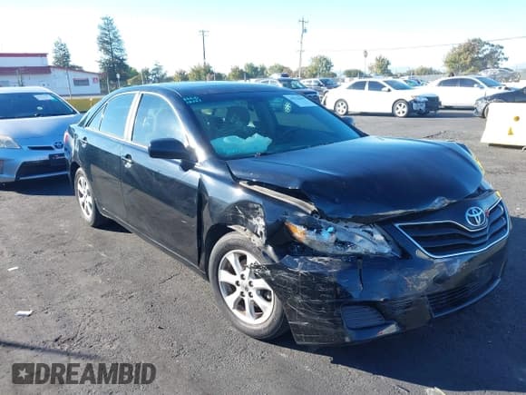 ✅ 2011 Toyota Camry LE • VIN: 4T4BF3EK9BR138152 • Lot: 43516429. Wystawiony na IAAI z przebiegiem 115 298 mil. Bezpłatny archiwum sprzedaży aukcyjnych z USA i szczegółowy raport historii pojazdu na DreamBid. Zdjęcie 1.