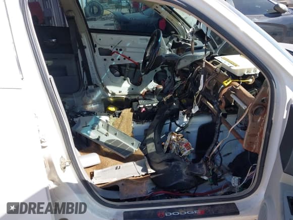 ✅ 2006 Dodge Magnum R/T • VIN: 2D4GV57246H204179 • Lot: 43650901. Listed on IAAI with Not provided. Free auction sales archive from the USA and detailed vehicle history report at DreamBid. Image 5.