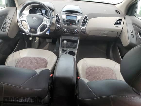 2011 Hyundai Tucson Limited z VIN KM8JU3ACXBU242367, wystawiony jako Copart lot #63461064 z przebiegiem 68 341 mil mil oraz Szkoda całkowita • Salvage title. Historia ofert i sprzedaży dostępna na DreamBid. Obrazek 8.