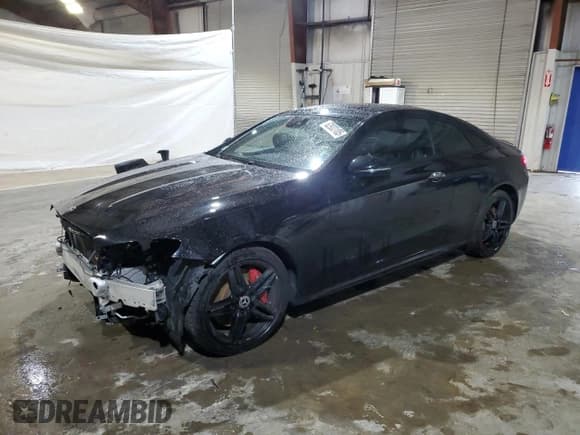 ✅ 2018 Mercedes-Benz E 400 • VIN: WDD1J6GB0JF016070 • Lot: 62933105. Wystawiony na Copart z przebiegiem 111 984 mil. Bezpłatny archiwum sprzedaży aukcyjnych z USA i szczegółowy raport historii pojazdu na DreamBid. Zdjęcie 1.