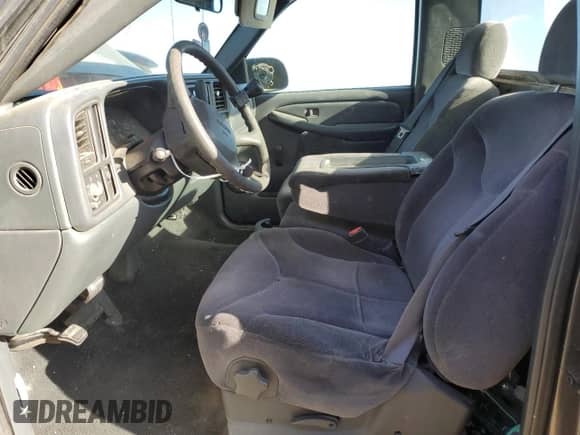 2002 GMC Sierra 1500 z VIN 1GTEC14W92Z280310, wystawiony jako Copart lot #74731204 z przebiegiem 241 075 mil mil oraz Szkoda całkowita • Salvage title. Historia ofert i sprzedaży dostępna na DreamBid. Obrazek 7.