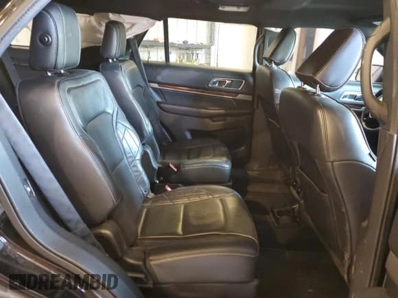 ✅ 2018 Ford Explorer Platinum • VIN: 1FM5K8HT6JGA34459 • Lot: 91838085. Wystawiony na Copart z przebiegiem Nie podano. Bezpłatny archiwum sprzedaży aukcyjnych z USA i szczegółowy raport historii pojazdu na DreamBid. Zdjęcie 11.