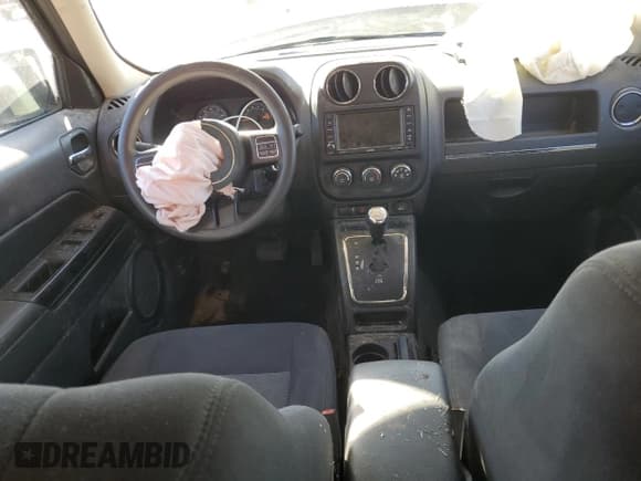 ✅ 2017 Jeep Patriot Sport • VIN: 1C4NJPBB7HD157880 • Lot: 90806575. Listed on Copart with 211,036 mi. Free auction sales archive from the USA and detailed vehicle history report at DreamBid. Image 8.